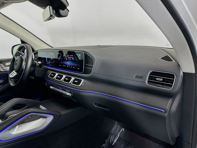 Vehicle image 32 of 35
