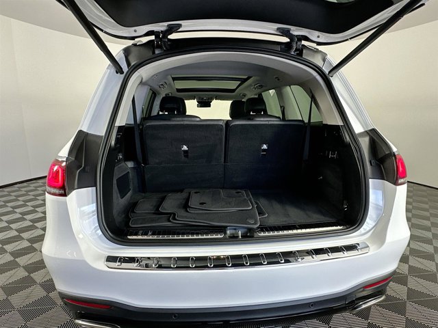 Vehicle image 28 of 35