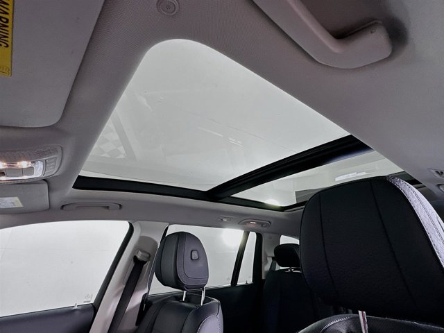 Vehicle image 14 of 35