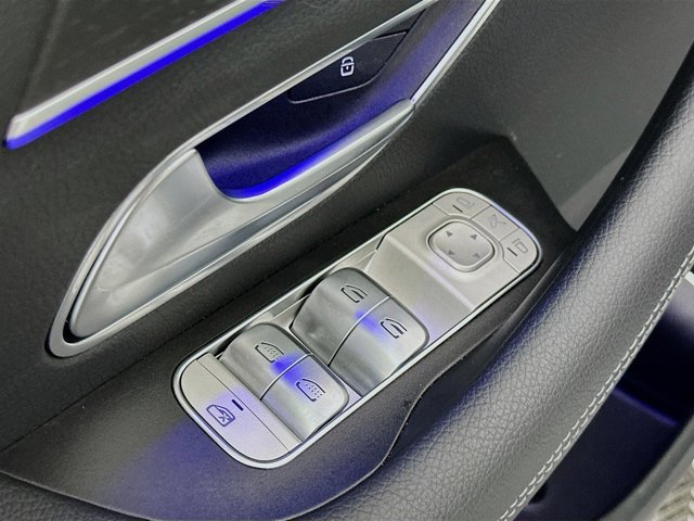 Vehicle image 20 of 35