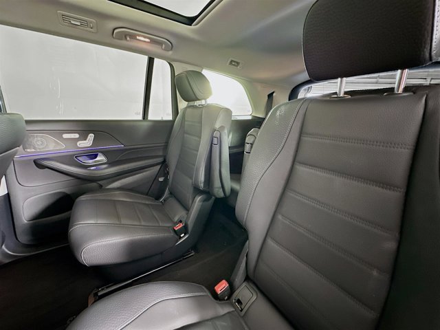 Vehicle image 24 of 35
