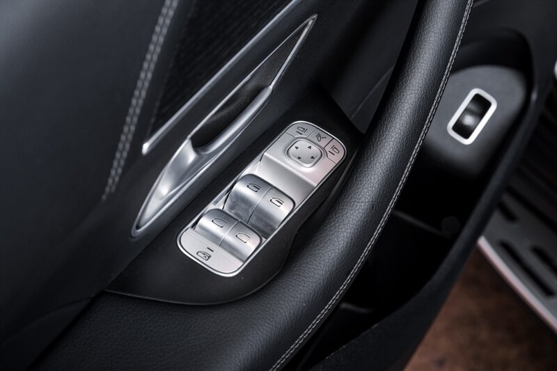 Vehicle image 41 of 59