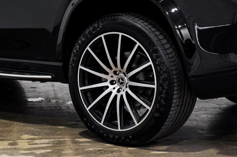 Vehicle image 56 of 59