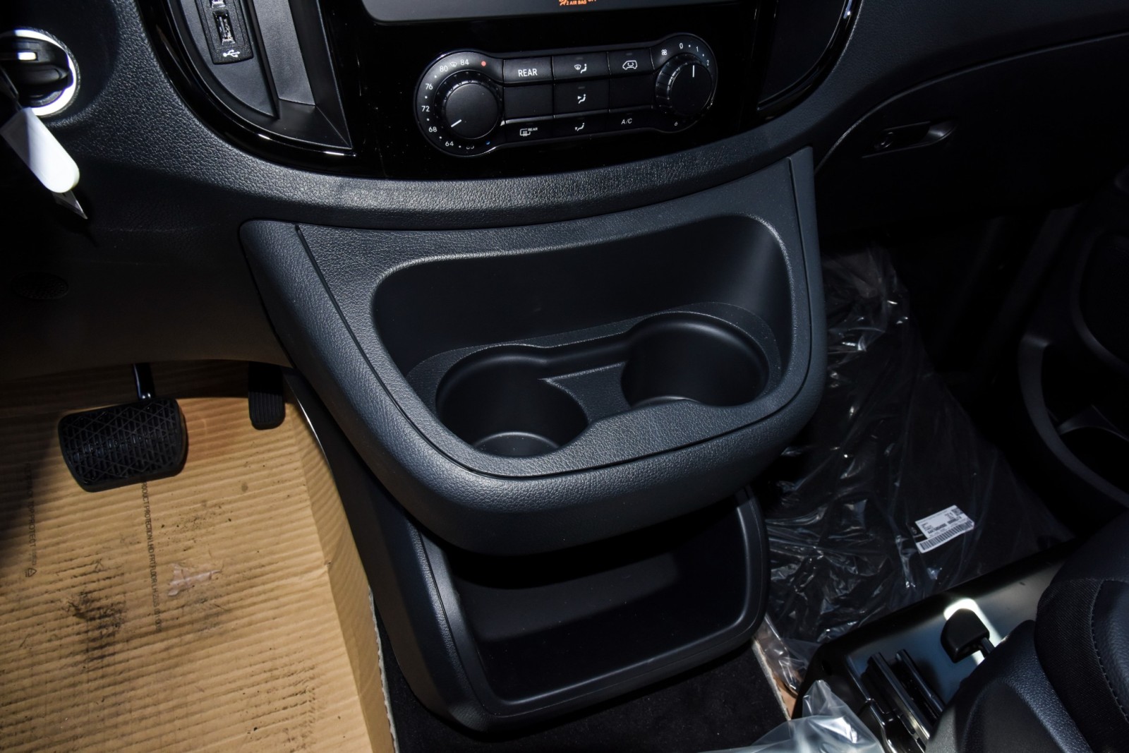 Vehicle image 17 of 30