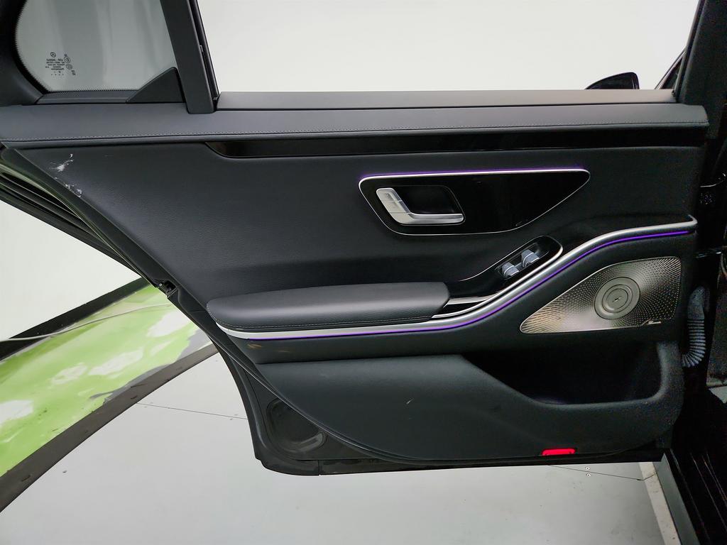 Vehicle image 36 of 41