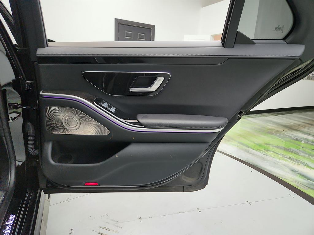 Vehicle image 35 of 41