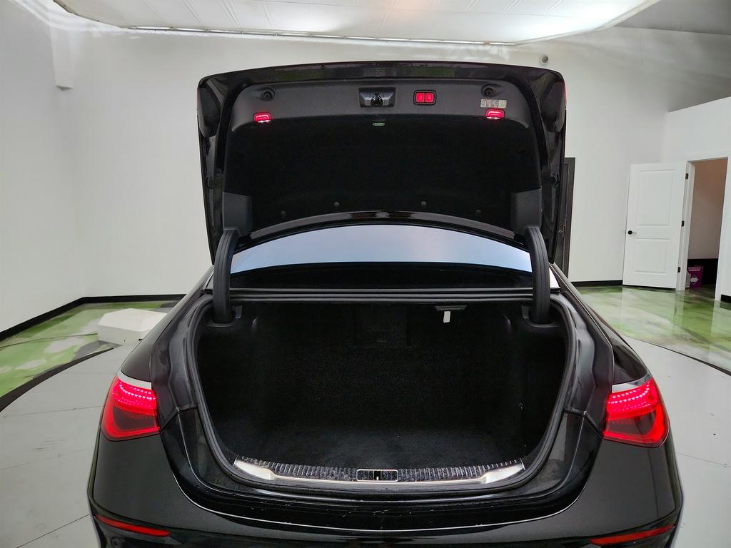 Vehicle image 37 of 41