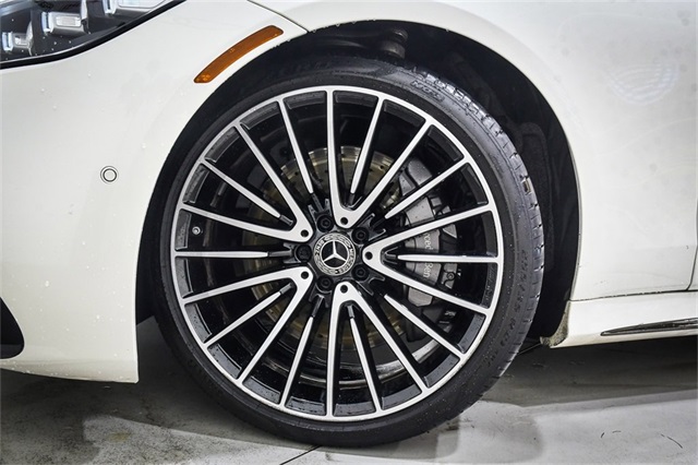 Vehicle image 13 of 34