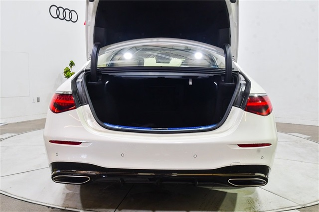 Vehicle image 14 of 34