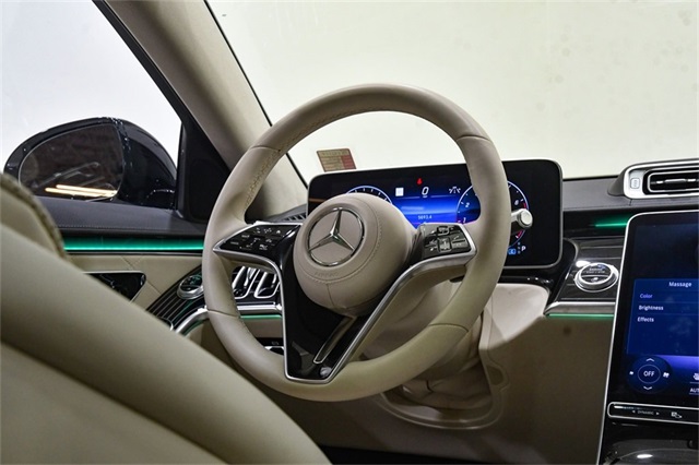 Vehicle image 20 of 34