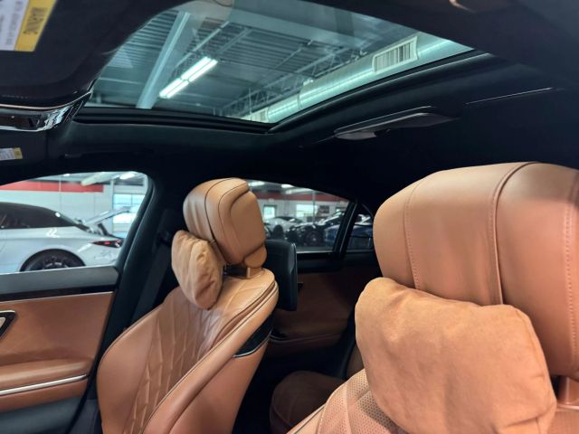 Vehicle image 11 of 37