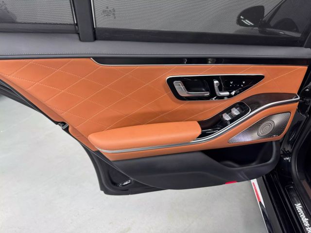 Vehicle image 20 of 37