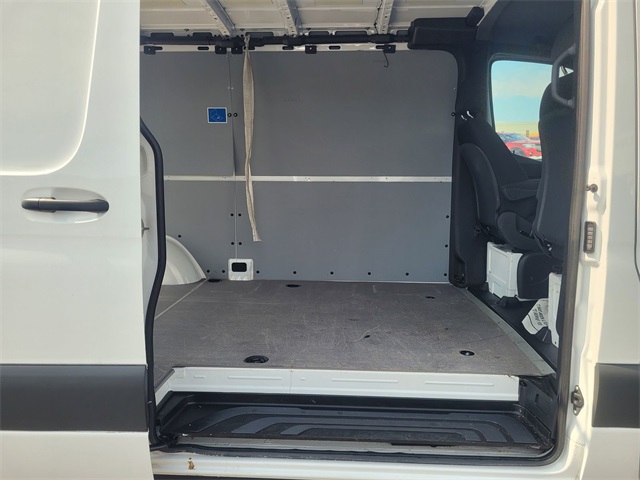 Vehicle image 6 of 24