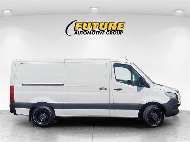 Vehicle image 3 of 24