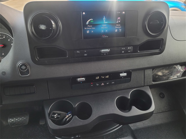 Vehicle image 15 of 24