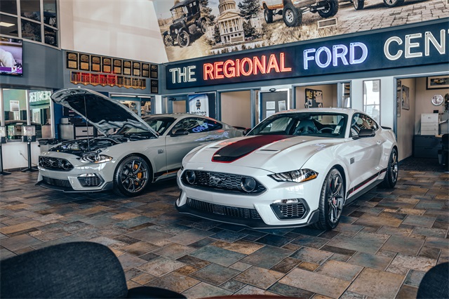 Vehicle image 21 of 24