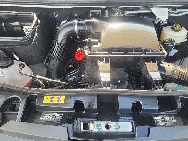 Vehicle image 19 of 24
