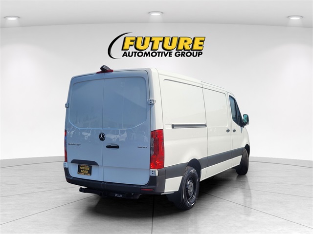 Vehicle image 4 of 24