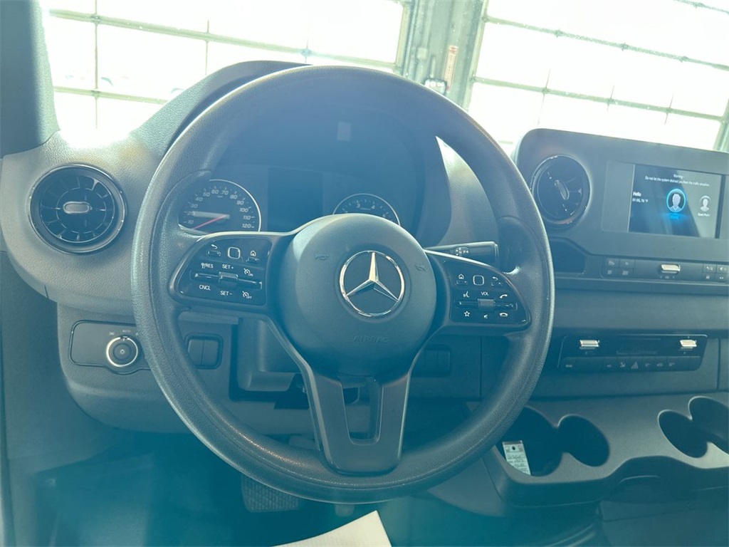 Vehicle image 7 of 24
