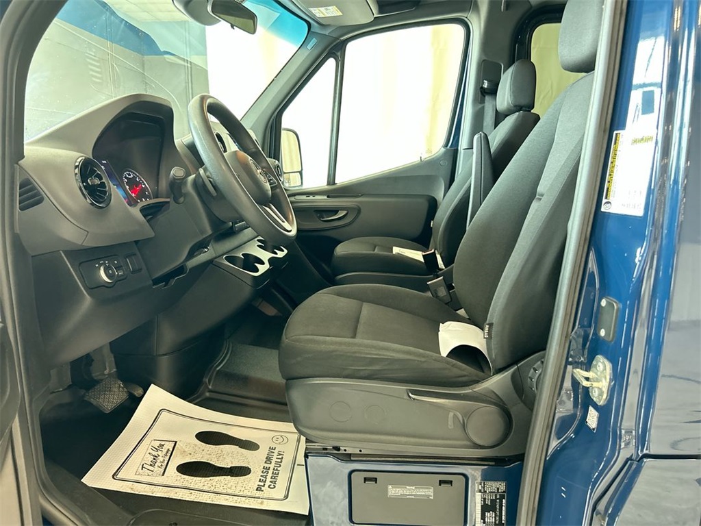 Vehicle image 9 of 24