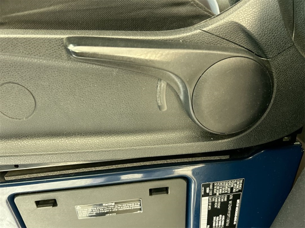 Vehicle image 10 of 24