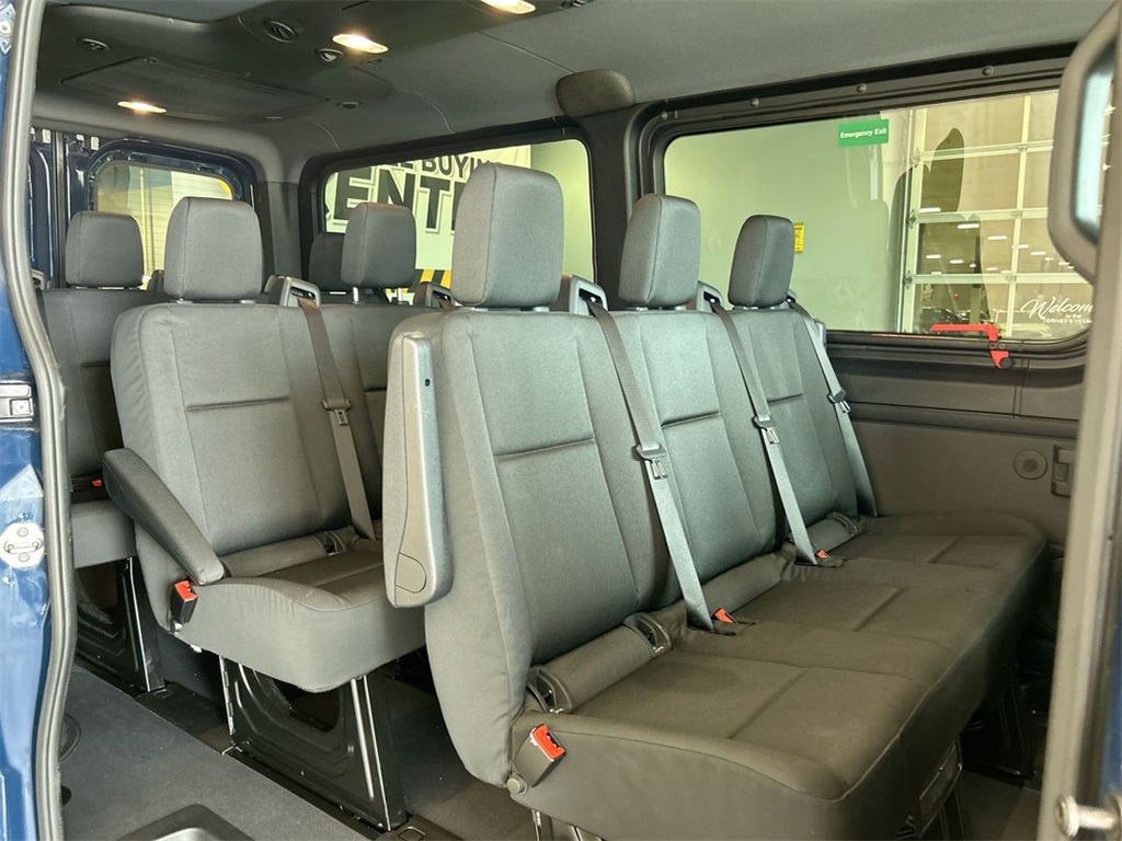 Vehicle image 23 of 24