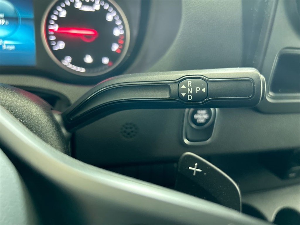Vehicle image 18 of 24