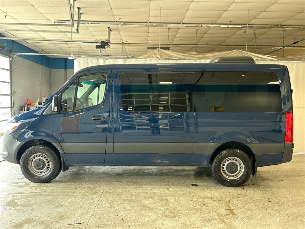 Vehicle image 5 of 24