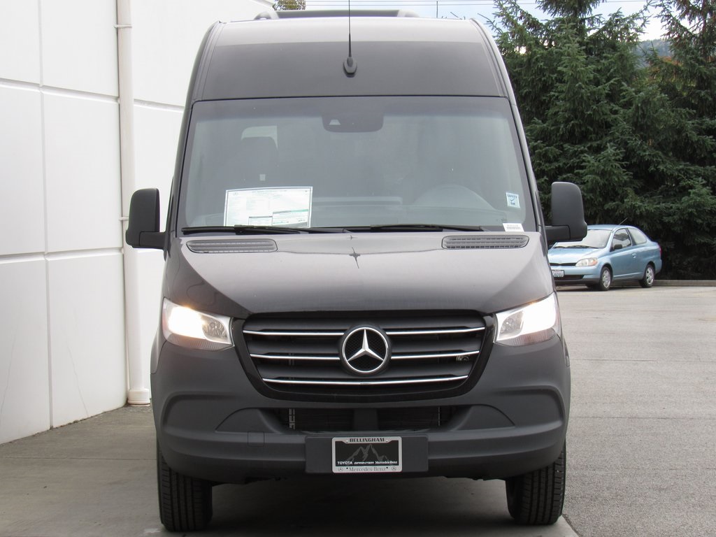 Vehicle image 3 of 38