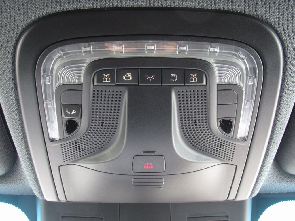 Vehicle image 32 of 38