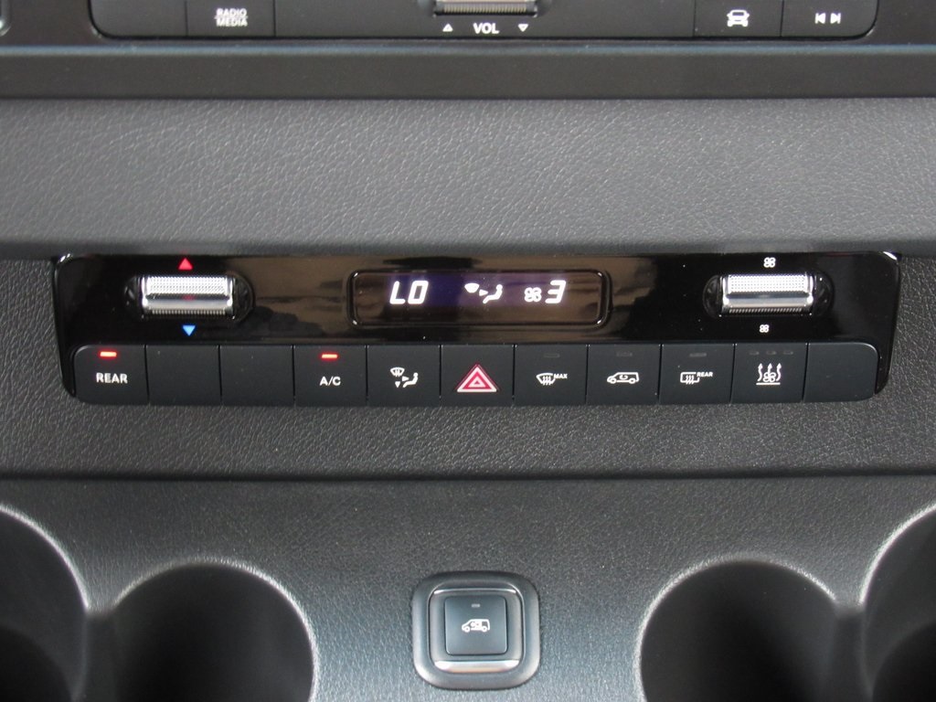 Vehicle image 34 of 38