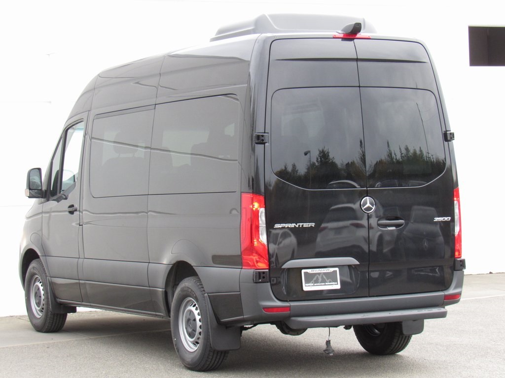 Vehicle image 5 of 38