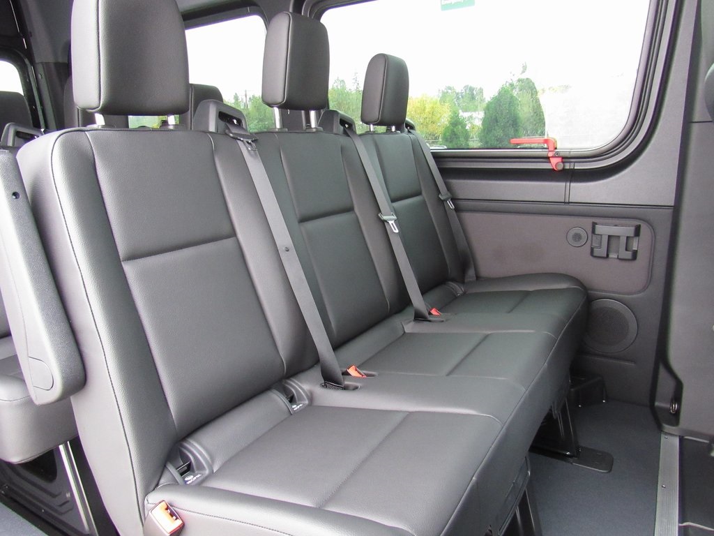 Vehicle image 22 of 38