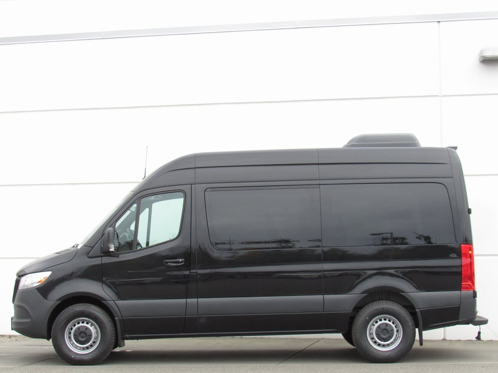 Vehicle image 4 of 38