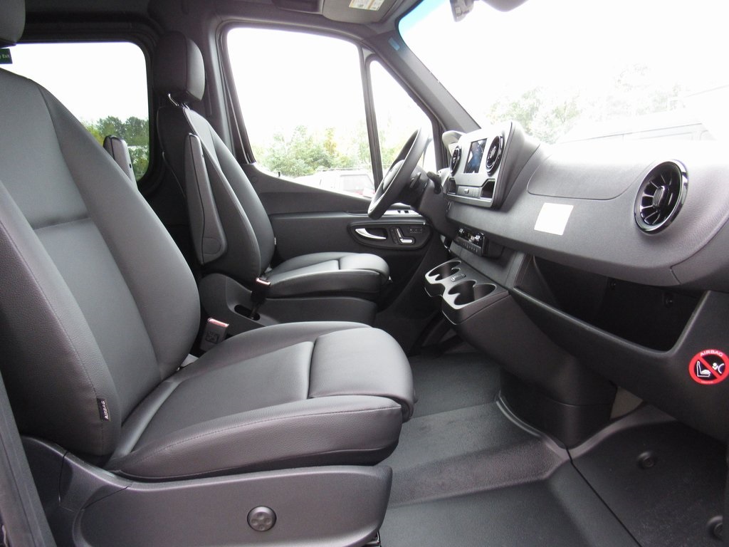 Vehicle image 15 of 38