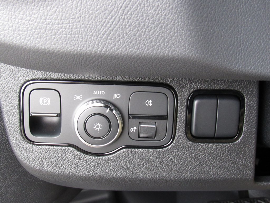 Vehicle image 37 of 38