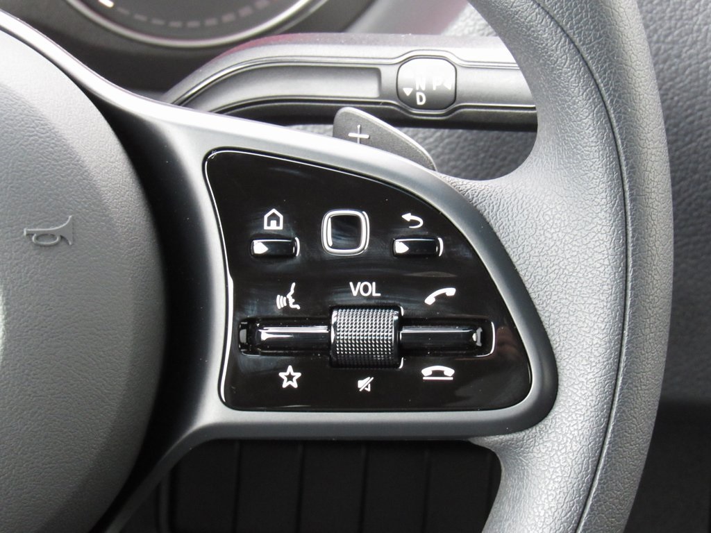 Vehicle image 31 of 38