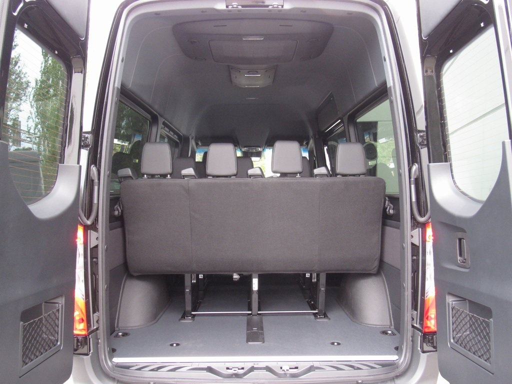 Vehicle image 25 of 38