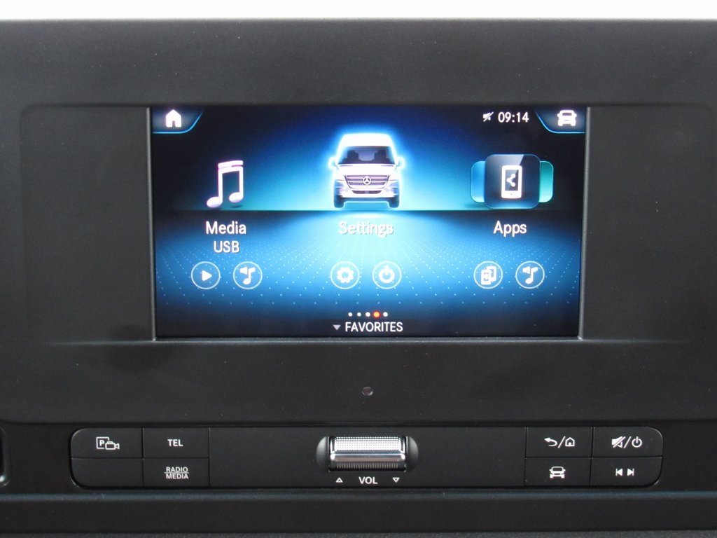 Vehicle image 33 of 38