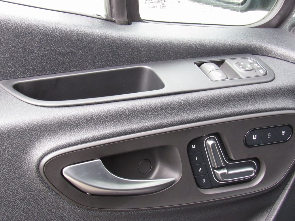 Vehicle image 13 of 38