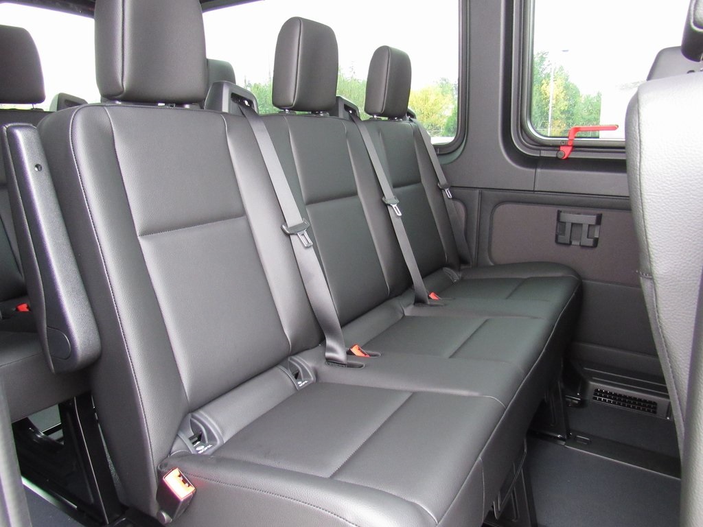 Vehicle image 23 of 38