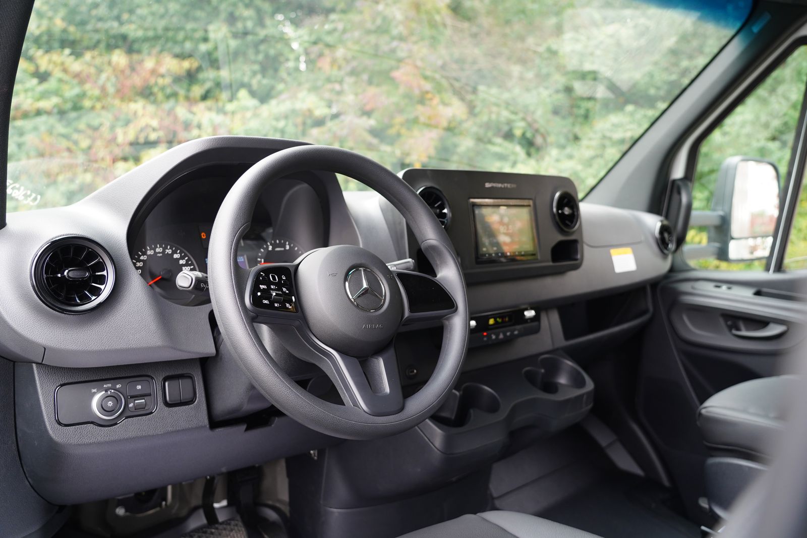 2023 Mercedes-Benz Sprinter Chassis Image 11 of 41