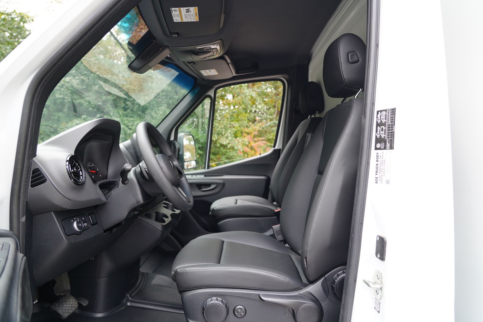 2023 Mercedes-Benz Sprinter Chassis Image 10 of 41