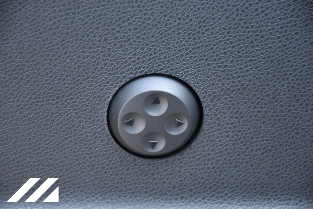 Vehicle image 17 of 35