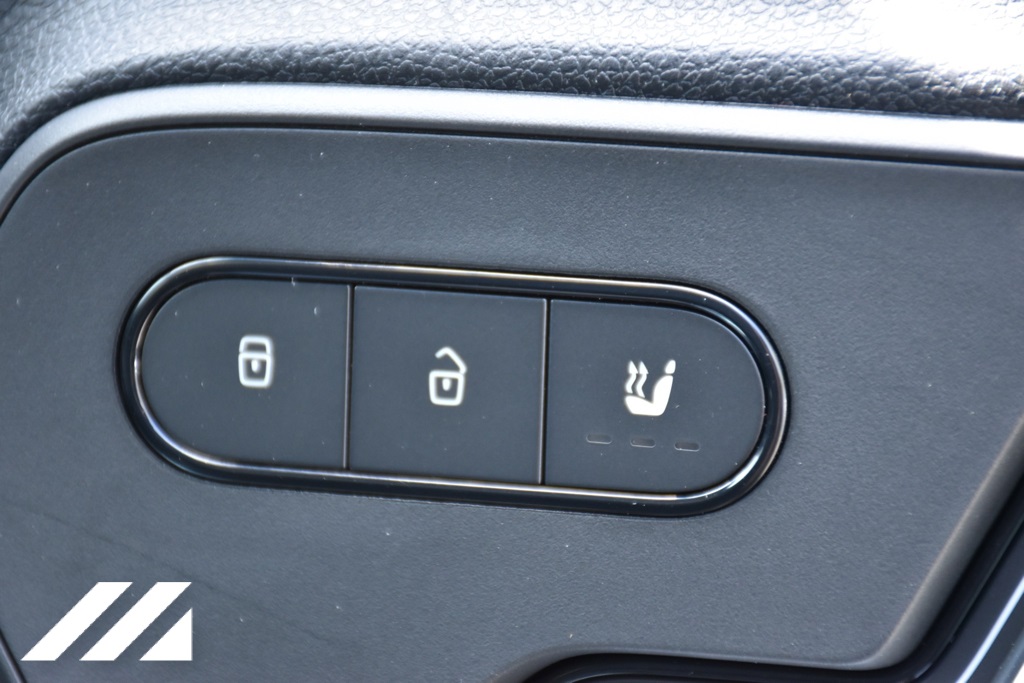 Vehicle image 10 of 35