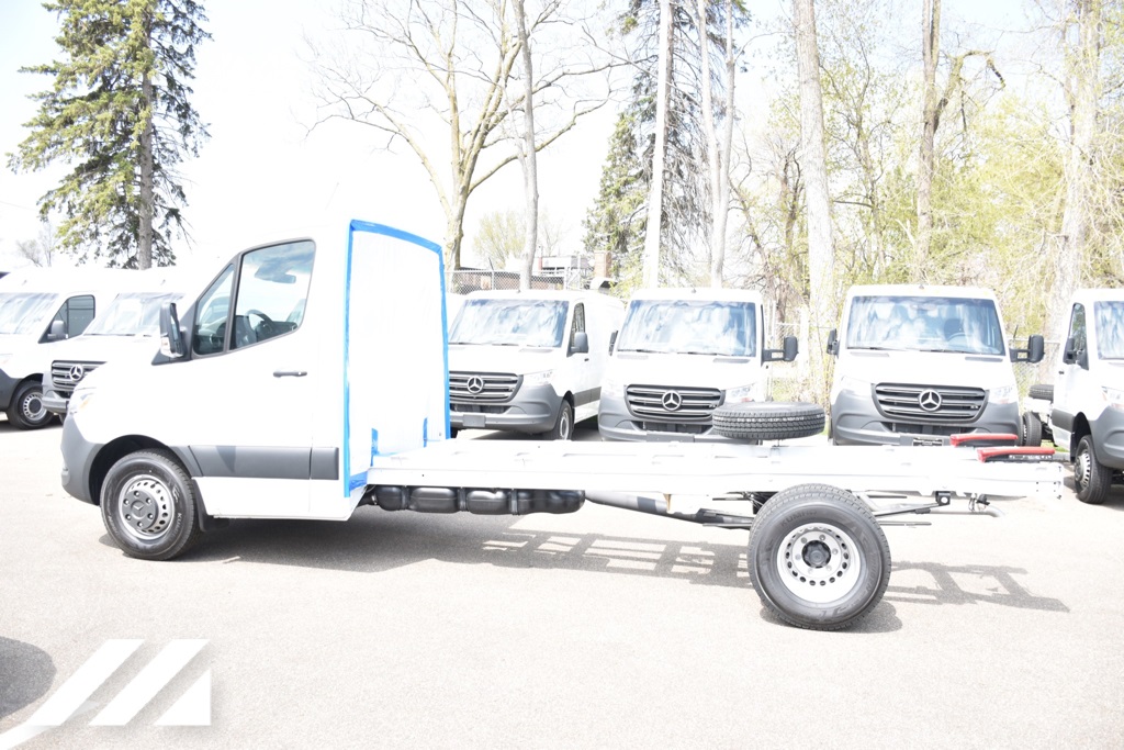 Vehicle image 2 of 35