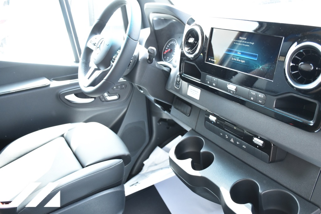 Vehicle image 6 of 35