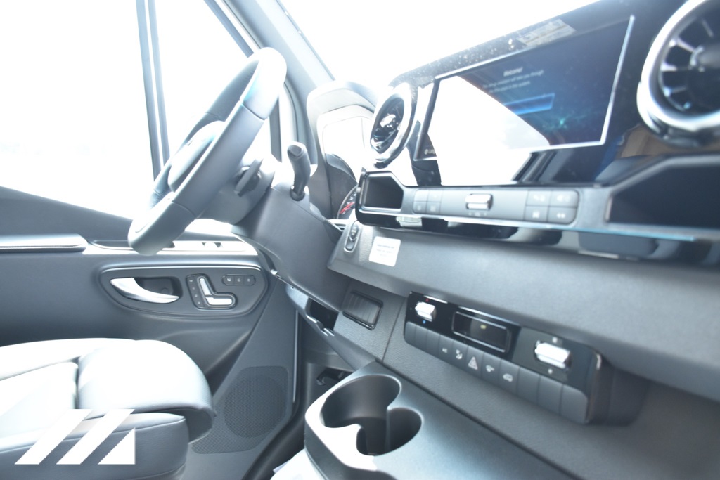 Vehicle image 12 of 35