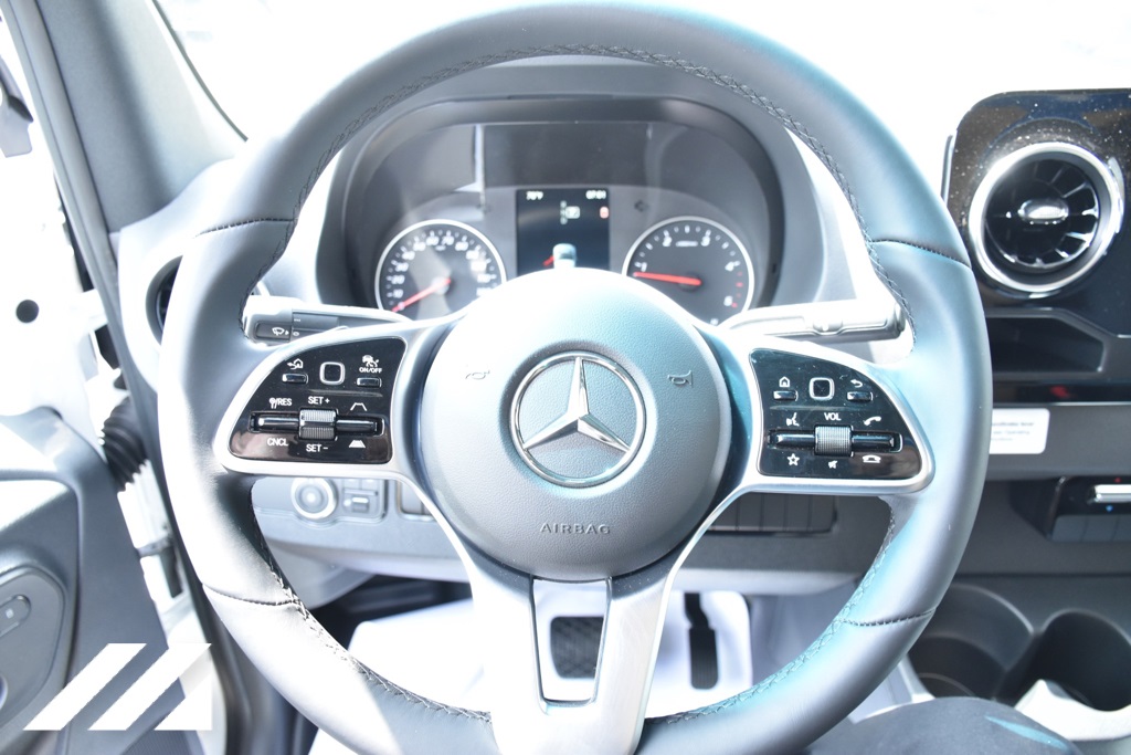 Vehicle image 34 of 35