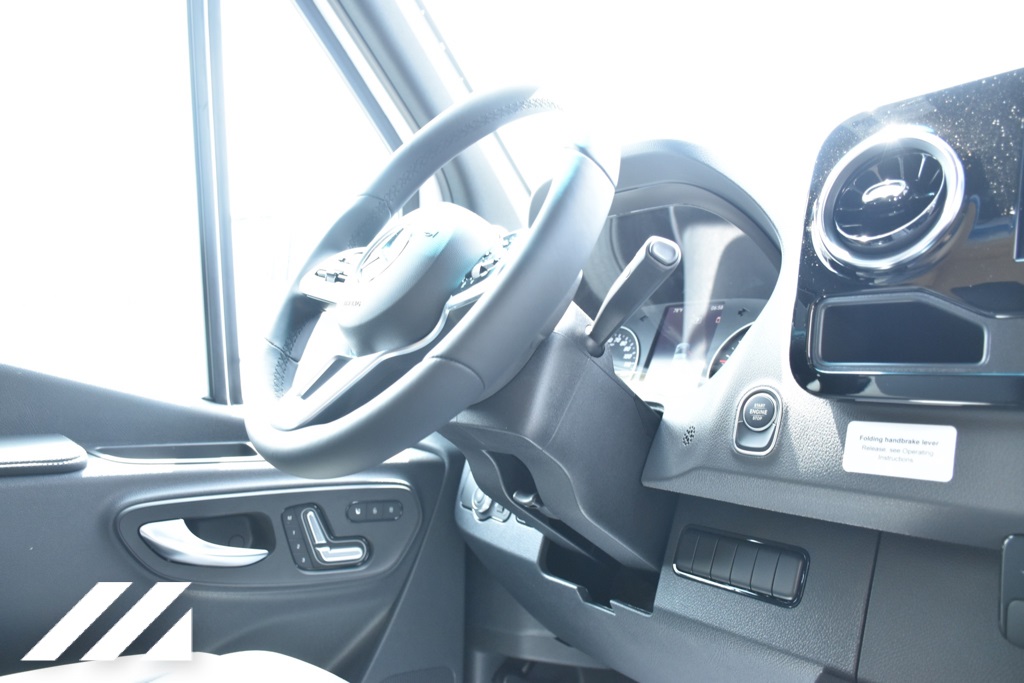 Vehicle image 13 of 35